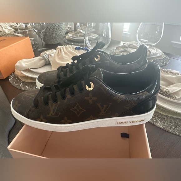 ** LIKE NEW ** 100% Authentic Louis Vuitton Frontrow Sneakers Size 8.5 Women’s - Picture 4 of 10